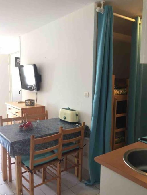 Coquet T2, Quartier Des Quilles, Climatise, 300M Des Plages Sète Exterior foto